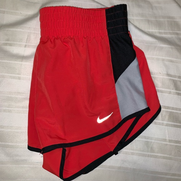 orange nike shorts - Picture 2 of 3